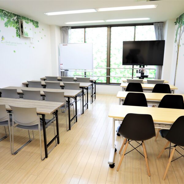 京都市のレンタルスペース（貸し会議室）10人～20人の中規模会議室あります！