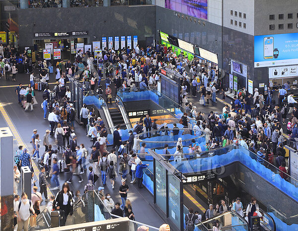 人で溢れかえる京都駅チカで静かな貸し会議津・レンタルスペースを提供